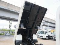 Hino Dutro 2025