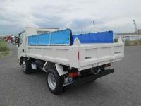 Hino Dutro 2025
