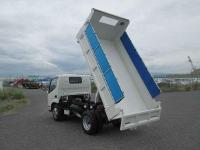 Hino Dutro 2025