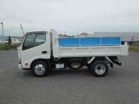 Hino Dutro 2025