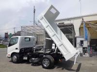 Toyota DYNA 2023