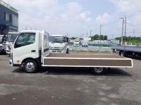 Hino Dutro 2025