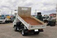 Isuzu ELF 2023
