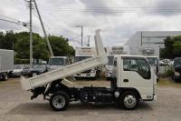 Isuzu ELF 2023