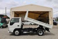 Isuzu ELF 2023