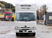 Hino Dutro 2024
