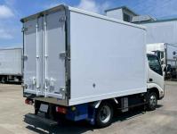 Hino Dutro 2024