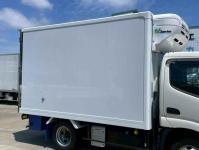 Hino Dutro 2024