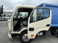 Hino Dutro 2015