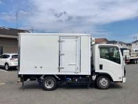 Isuzu ELF 2025