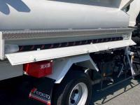 Isuzu Forward 2025