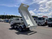 Isuzu ELF 2024