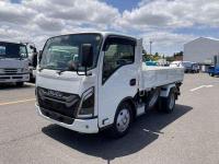 Isuzu ELF 2024