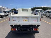 Isuzu ELF 2024