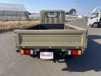 Isuzu ELF 2023