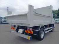 Isuzu Forward 2025