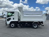 Isuzu Forward 2025