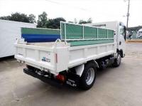 Isuzu ELF 2024