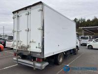 Isuzu ELF 2011