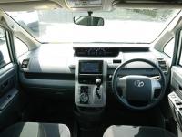 Toyota Noah 2008
