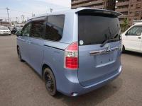 Toyota Noah 2008