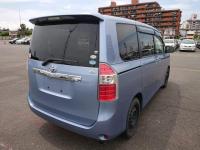 Toyota Noah 2008